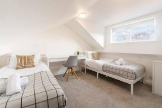 Caversham Westfield House from World At Home - Caversham - 2