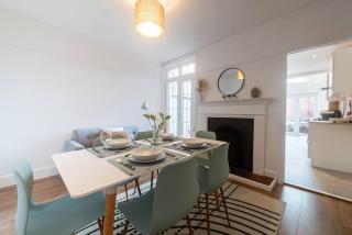 Caversham Westfield House from World At Home - Caversham - 5
