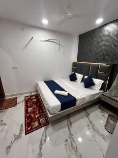 Hotel Cottage Dx - Jāmb - 7
