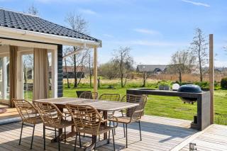 Cozy Wooden Cottage With A Great Terrace - Marielyst - 9