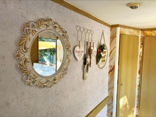 Nefeli's Dollhouse Caravan 3 minutes from Geroskipou Beach - Yeroskipou - 4