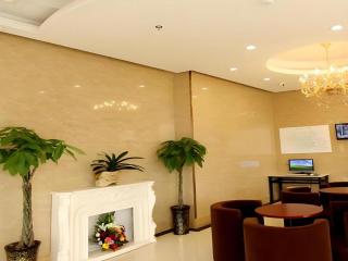 GreenTree Inn Anhui Fuyang Funan East Huaihe Road Express Hotel - Funan - 8