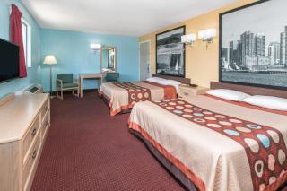 Super 8 by Wyndham Bishop - Bishop - 6