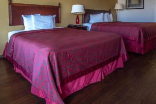 Days Inn by Wyndham Clinton - Clinton - 3