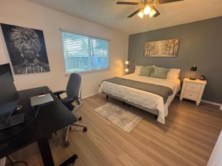Cozy 2 Bedroom in Round Rock King Bed - Round Rock - 2