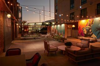 Hilton San Diego Gaslamp Quarter - 1