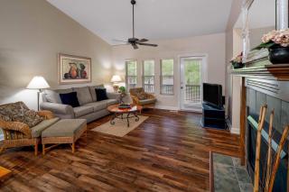 Los Lagos at Hot Springs Village a Ramada by Wyndham - 2