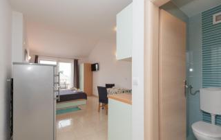 Studio Apartman Erstic 6 - Baska Voda by Villas Guide - Baška Voda - 4