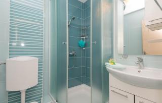 Studio Apartman Erstic 6 - Baska Voda by Villas Guide - Baška Voda - 1