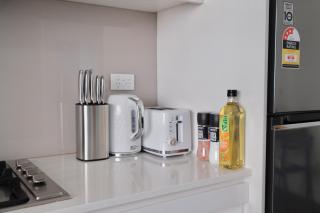 Super Convenient 1BR Apt Free Parking & study - Sidney - 8