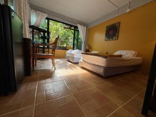 Golden Mango House - 8