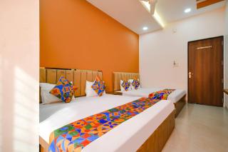 Hotel Tirupati Ujjain !! Near Mahakal Mandir, Railway Station & Bus stand ! Best Location ! Top Rated Property - Ujjain - 4