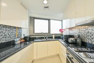 New Luxury 2 Bedroom with Burj Khalifa View & Spectacular Rooftop Infinity Pool Bar - 6