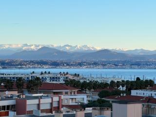 A sea-view T2 in a luxury residence with swimming pool for 4 people - Antibes - 9