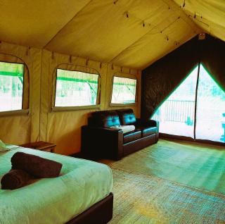 Rossville Retreat - - 5