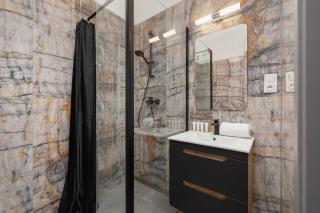 Partyzantów Monochrome & Modern Studio in Sosnowiec by Noclegi Renters - Sosnowiec - 6