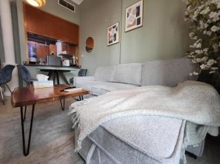 Luxury Apartment- 5 min Walking Distance Beach and 3 minutes walking distance Metro - 8