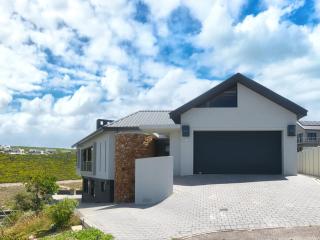 Fynbos Hill Luxury Accommodation - 9