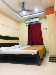 Crown Palace Tourist Home - Ernakulam - 0