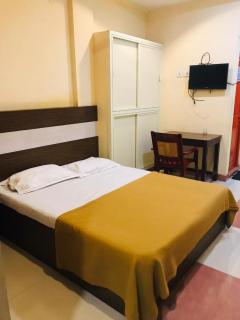 Crown Palace Tourist Home - Ernakulam - 4