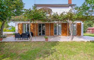 3 Bedroom Cozy Home In Zminj - 5