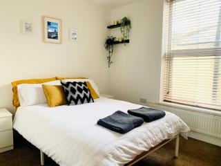 Modern, spacious surf retreat in a prime location - 1