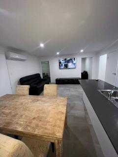Great Entertaining Home close to new shopping centre - Park Ridge - 9