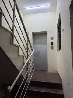 Comfy home, 3 bedroom, 2 attached bathroom, large hall, kitchen, first floor, lift, covered car park - Chennai - 6