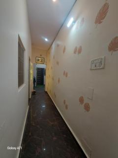 SHIV RESIDENCY PAYING GUEST HOUSe - Jāmb - 7