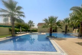 Free housekeeping visits during your stay - StayShort - A Gorgeous Studio in Zen 20 that Sleeps 2 - 9