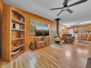 Bear Footin' #1106 - 2