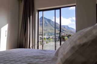 Spacious 2 bed apartment with mountain views The Factory Cape - 3