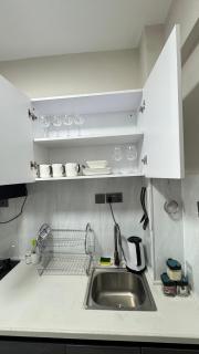 Modern Suite 1BR in Kilimani WIFI,Netflix,Free Parking,Near yaya center - Nairobi - 6