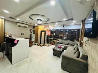 HOTEL S R Palace - Free Airport Drop for Minimum 05 Nights Stay - 5 mins from IGI & Domestic Airport Delhi - Nuova Delhi - 0