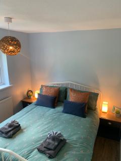 3 Bed family Home with Garden Free parking Perfect for contractors - Buckhurst Hill - 7
