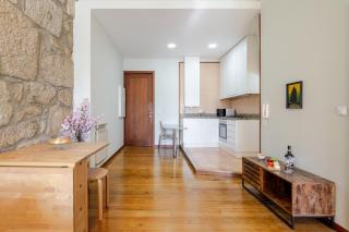 HostWise - Stylish Flat with Balcony - 5