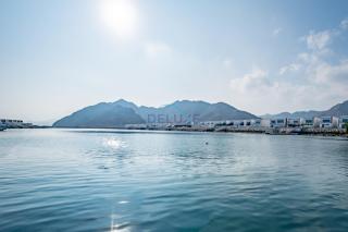 Blue Marble Beach 4BR Villa with Assistants Room, Private Pool, Access to Floating Pier, and Sea and Mountain Views, Al Dana Island, Fujairah by Deluxe Holiday Homes - 3