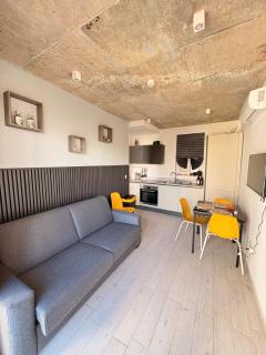 Paceville - 2A - Bright 2BR Apt with Balcony & AC near Night Life - St Julian's - 9