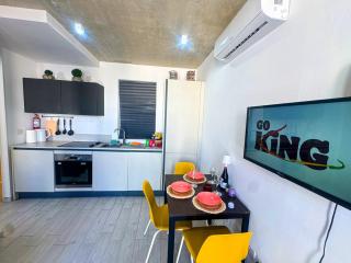 Paceville - 2A - Bright 2BR Apt with Balcony & AC near Night Life - 1