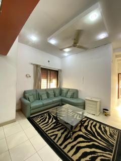 Cozy and Spacious Suite in DHA Lahore Bed, Bath, Dining, Lounge and Kitchen - Lahore - 4