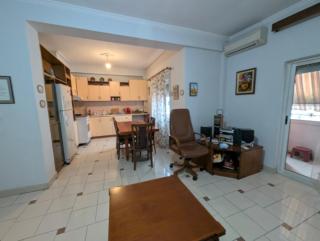 Central Apartment 2 br AC WIFI - Polisi i Vogël - 4