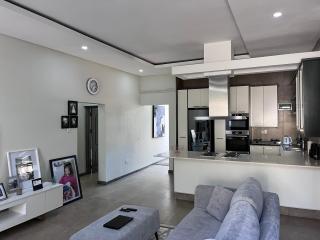 Smart 2BR w Starlink, Alexa & Solar, Salama Park - Lusaka - 5