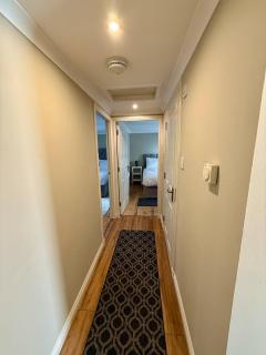 Airlie Arms Hotel - 1