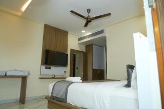 Hotel Phoenix Grand - Visakhapatnam - 3