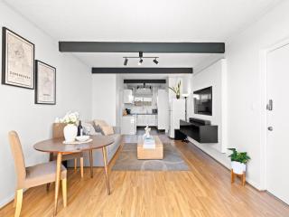 Ultimate Luxury Beachside Escape in West Beach - 3