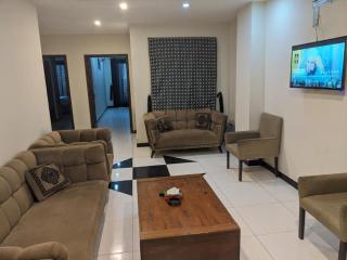 Lavish Hotel - Rawalpindi - 1