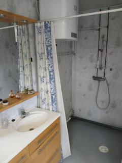 Stylish and Affordable Stay - 7