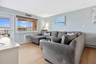 Ocean Block 3-Bedroom Condo with Panoramic Views in Ocean City - Ocean City - 1