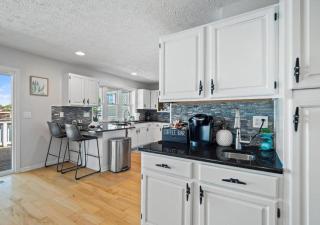 Lake Front Outdoor Living Sleeps 8 - 6