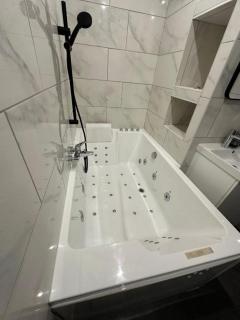 STUDIO JACCUZZI A 2 Min dAvignon - Les Angles Gard - 9